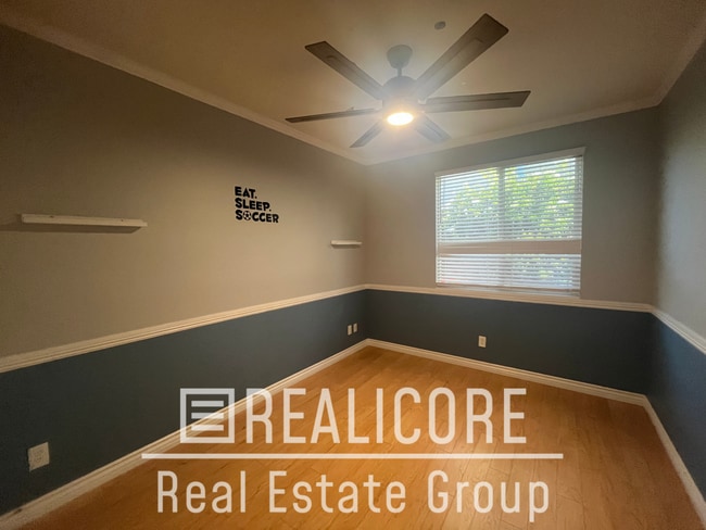 Building Photo - 11824 Greenbluff Way