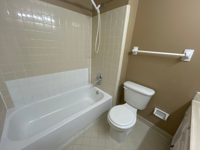 Building Photo - 4010 Friendly Way