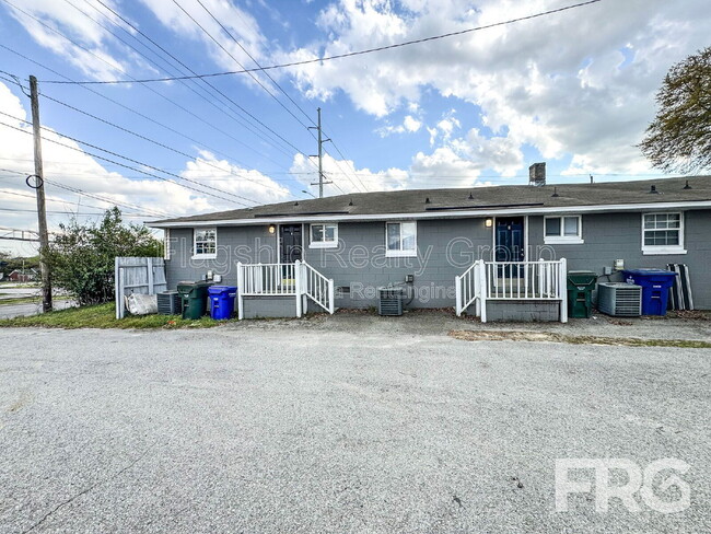 Building Photo - 600 Howell St