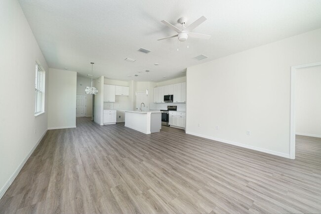 Building Photo - 4/3.5 with a loft in Longwood!