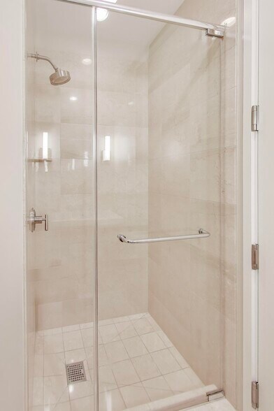 Building Photo - 401 N Wabash Ave