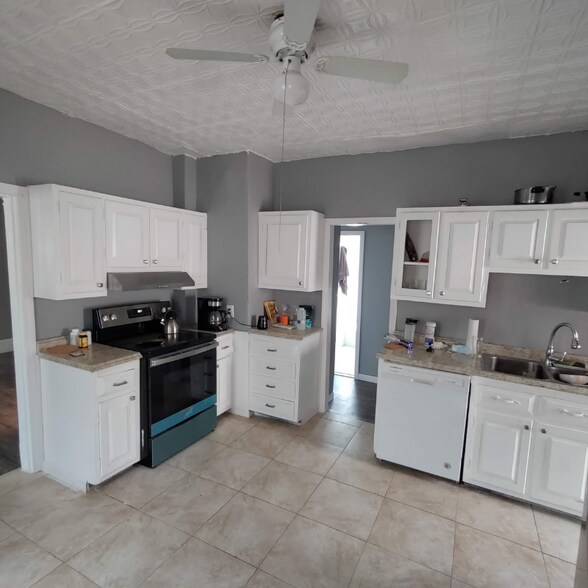 Building Photo - 39 Wendell Pl