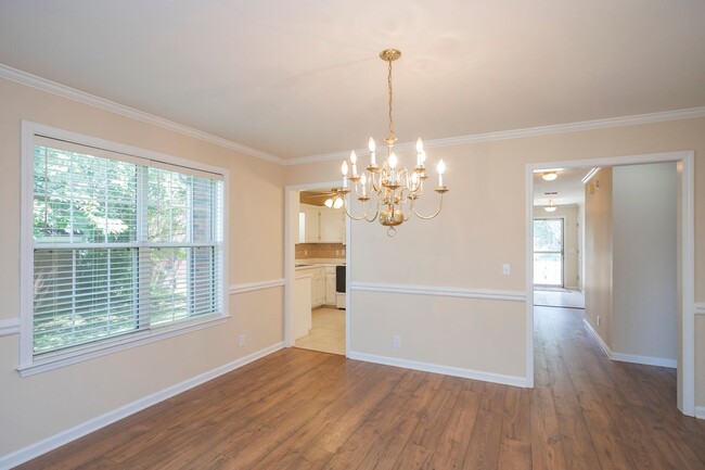 Building Photo - Lovely Townhome in Murfreesboro!