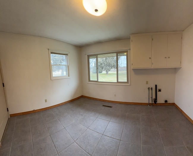 Building Photo - 788 E 1500 N