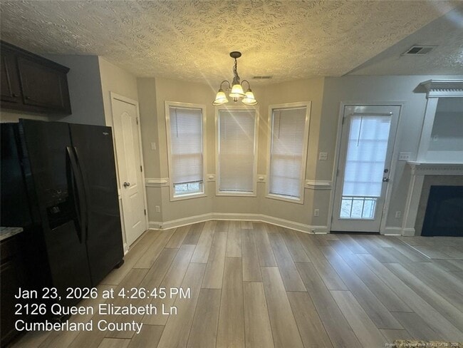 Building Photo - 2126 Queen Elizabeth Ln