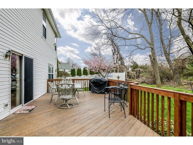 Building Photo - 9 Buttonwood Dr