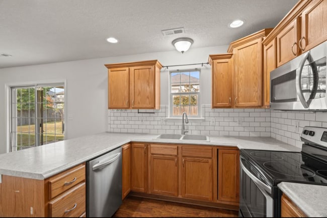 Building Photo - 3905 Jungle Tree Dr