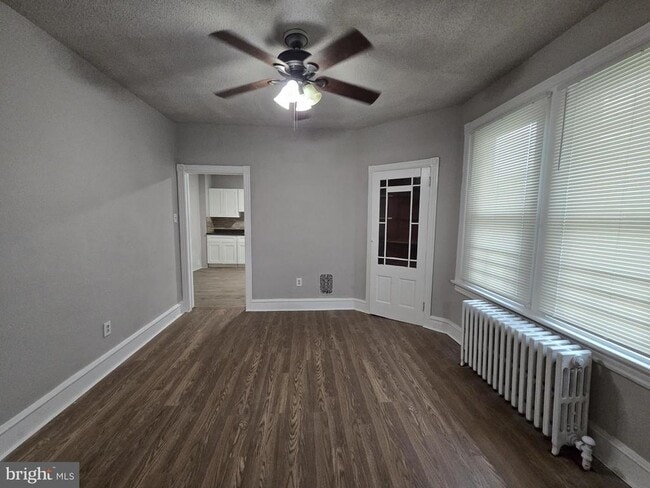 Building Photo - 968 E Woodlawn St