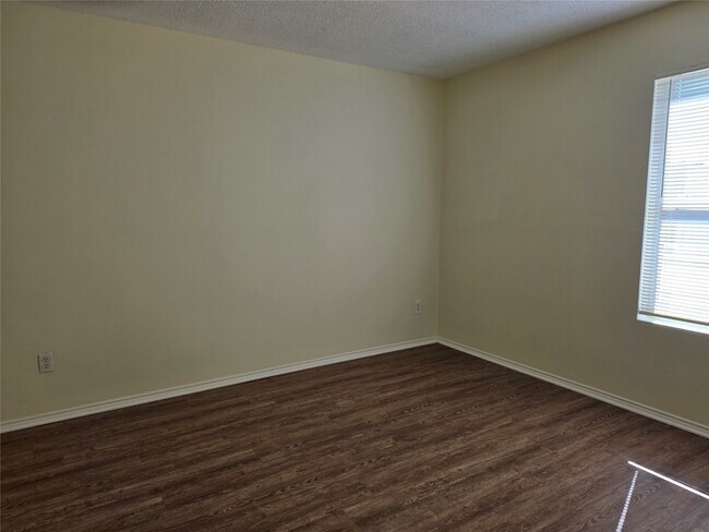 Building Photo - 1803 Northridge Dr