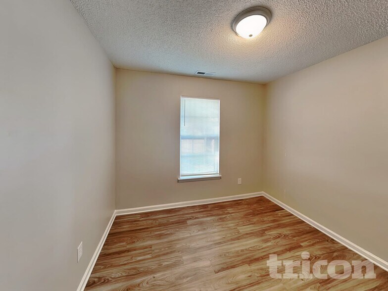 Building Photo - 4438 Fawnbrook Ave SW