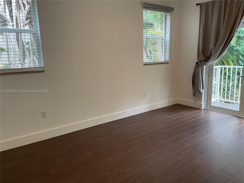 Building Photo - 2845 Coconut Ave