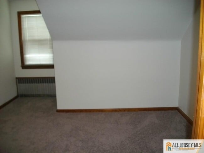 Building Photo - 6 Linwood Pl
