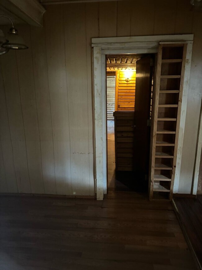 Building Photo - 312 W Martin St