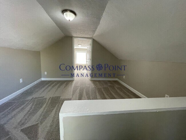 Building Photo - Newly Renovated Just For You! 3 Beds/1 Bath