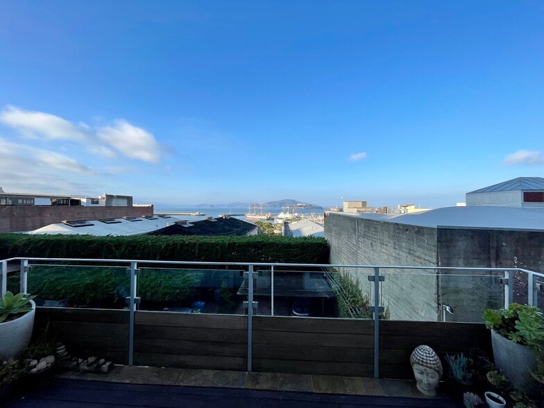 Wake up to this everyday! - 836 N Point St