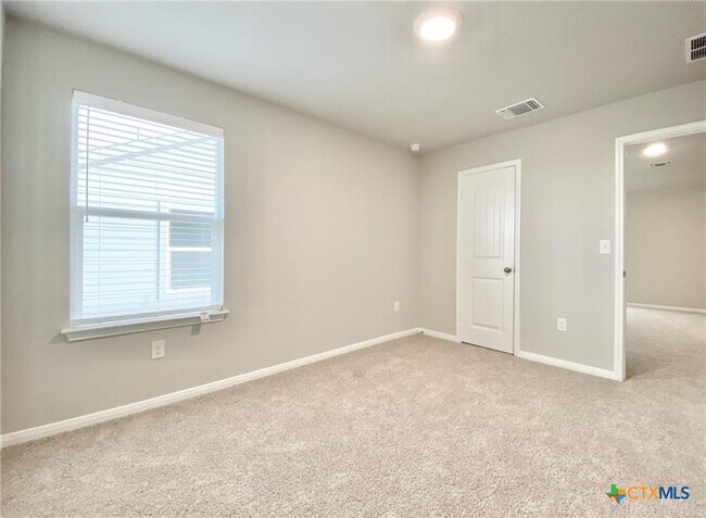 Building Photo - 3012 Tweedy Trail