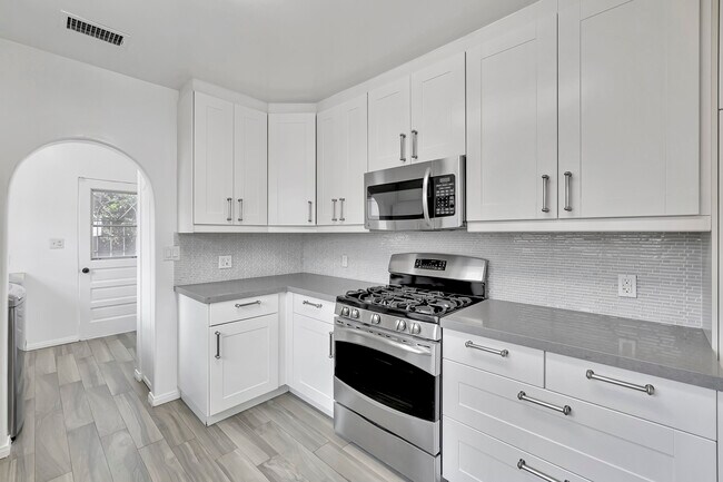 Building Photo - 223 S Le Doux Rd