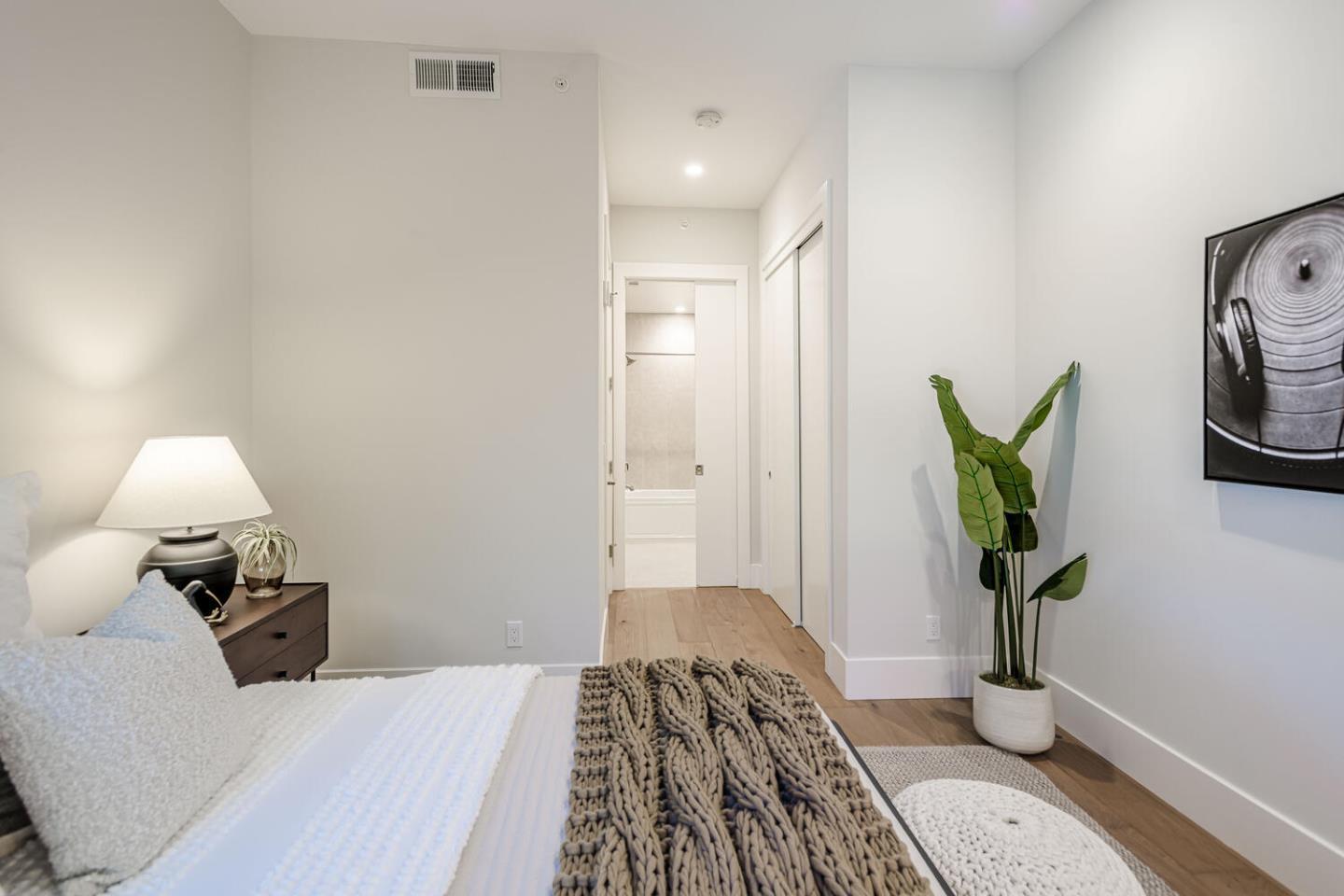 Building Photo - 600 El Camino Real