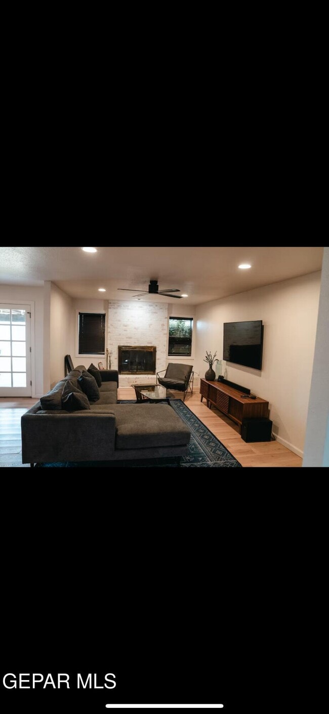 Building Photo - 9001 Lait Dr