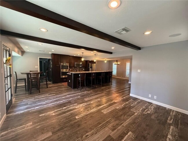 Building Photo - 1912 Kelly St