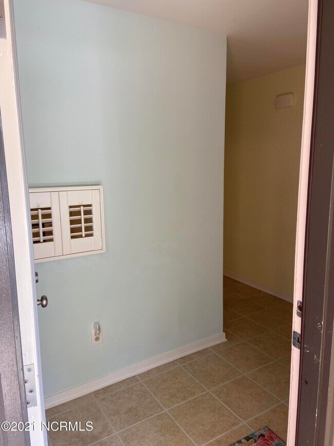 Building Photo - 1507 Military Cutoff Rd