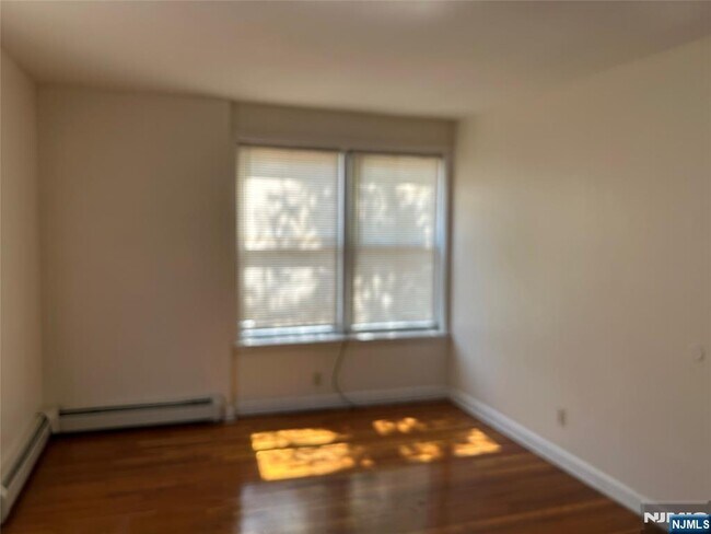Building Photo - 32-34-34 Halstead St
