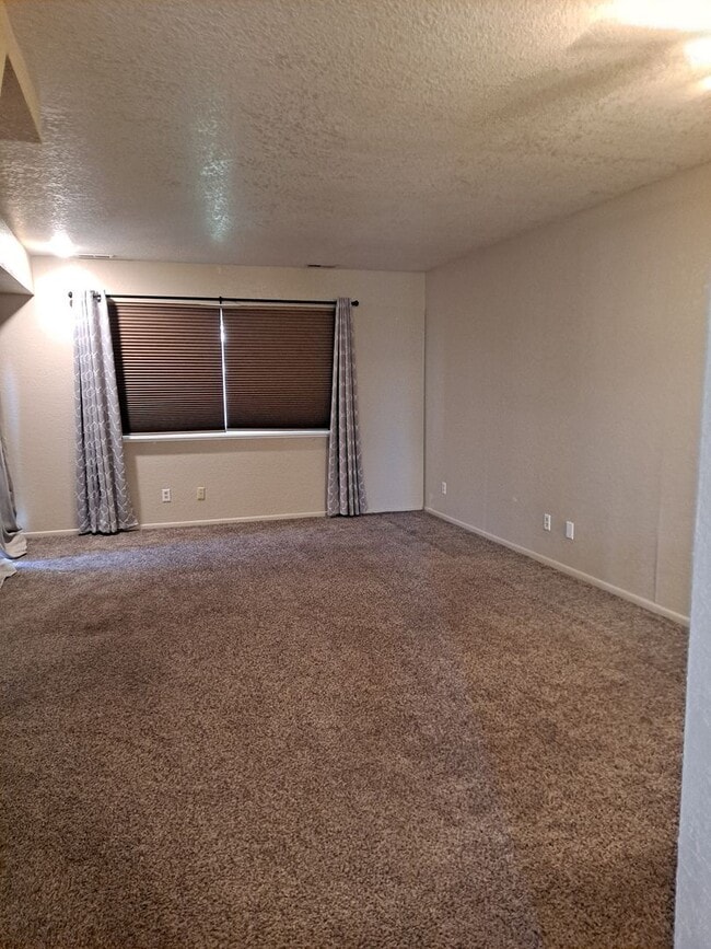 Building Photo - 936-10 Molello   #25-27 Villa Drive