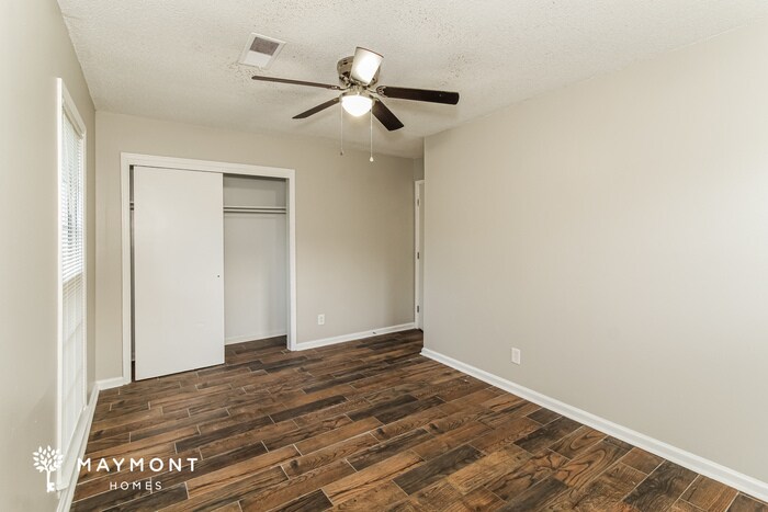 Building Photo - 3928 Croydon Rd