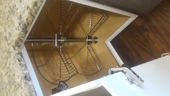 Building Photo - 2528 W St John St