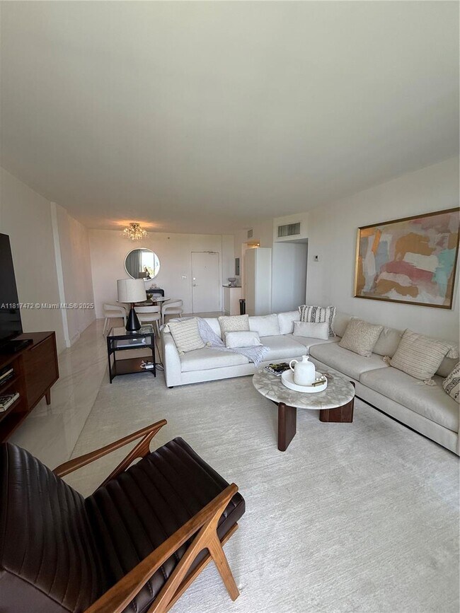 Building Photo - 10275 Collins Ave
