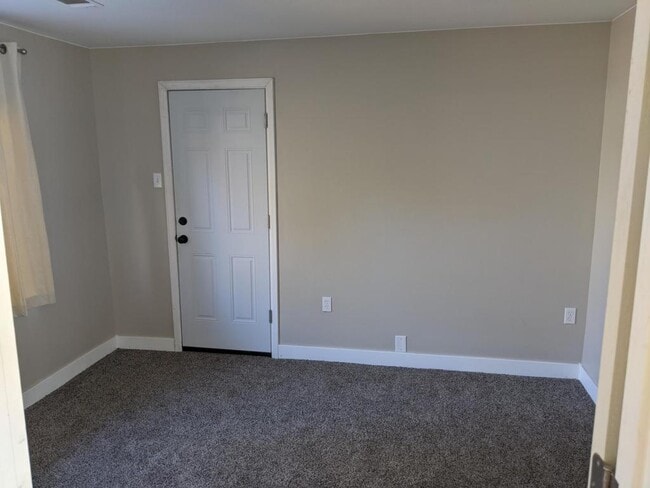 Primary Photo - 770 Douglas Ave