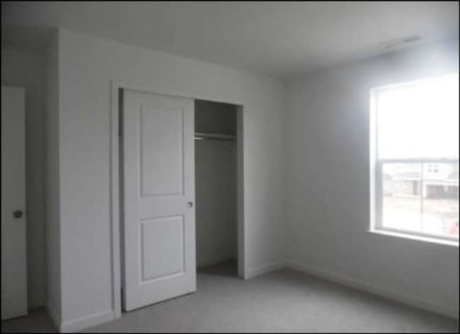 Building Photo - Beautiful Home in Frederick with Solar Panels!