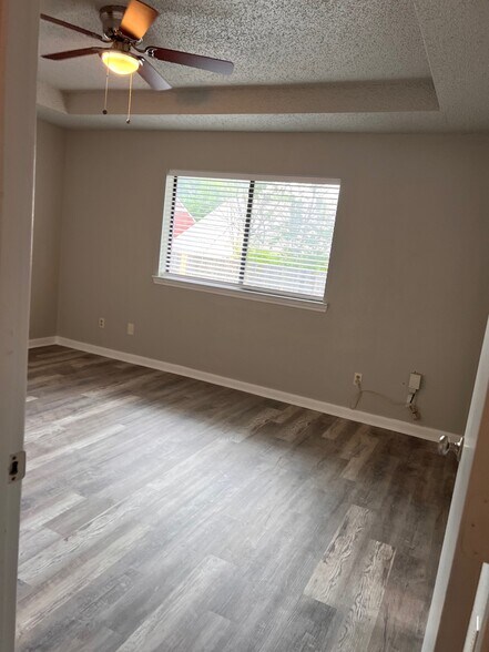 Building Photo - 1411 Lackey Ct