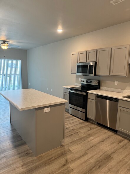 1 Bedroom Kitchen - Ridge at Scott Park