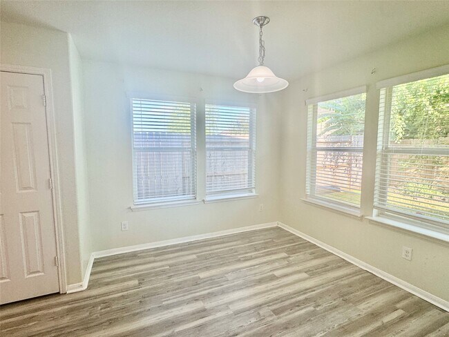 Building Photo - 1205 Quarterhorse Dr