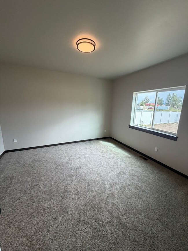 Building Photo - 2744 N Neptune street