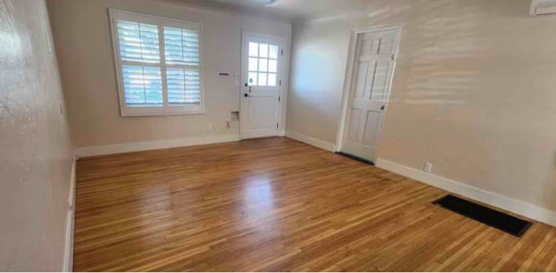 Building Photo - 3106 Broadway