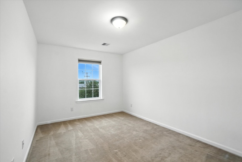 Building Photo - 160 Old Schoolhouse Ln