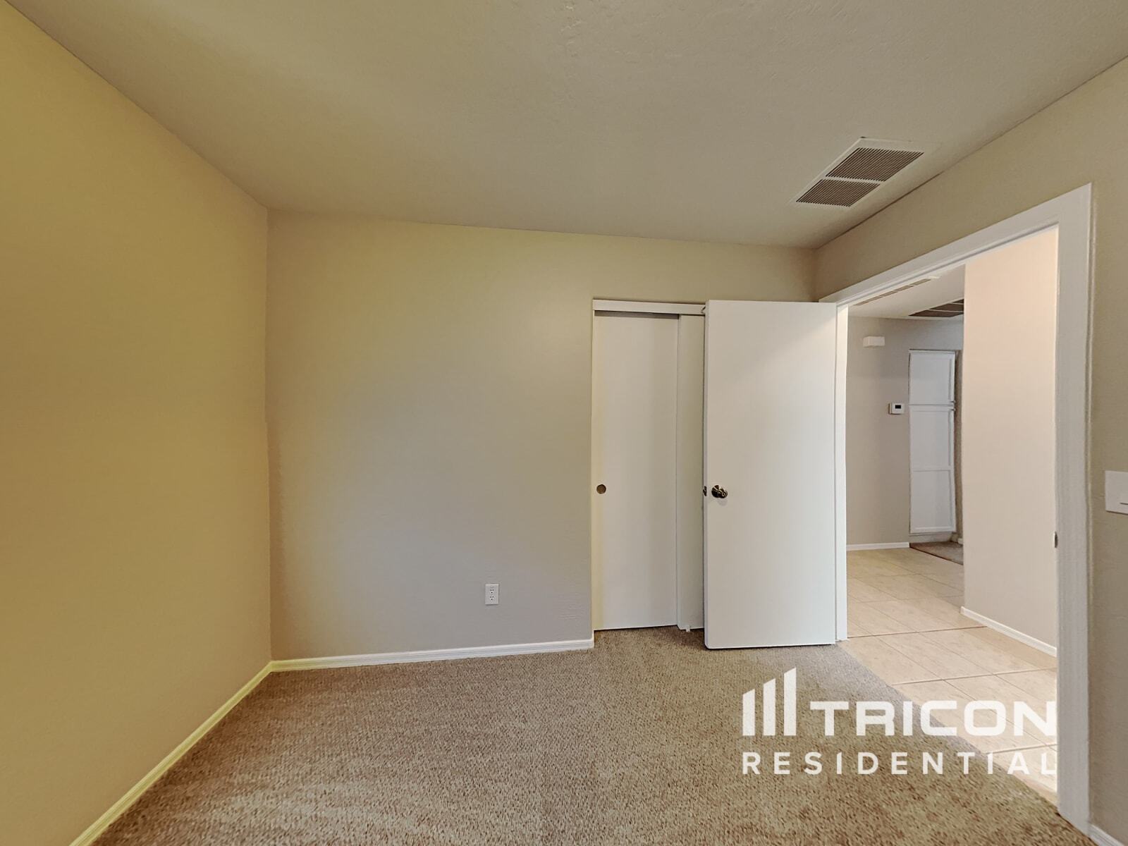 Building Photo - 25726 W St Kateri Dr