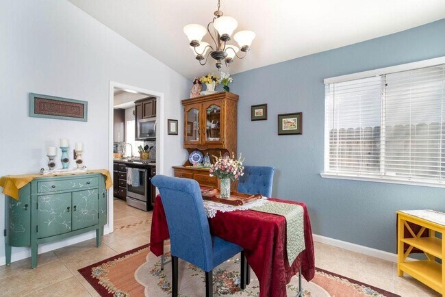 Building Photo - BEAUTIFUL HOME IN SACRAMENTO!!