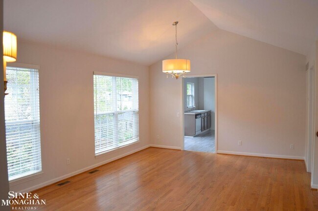 Building Photo - 860 Neff Rd