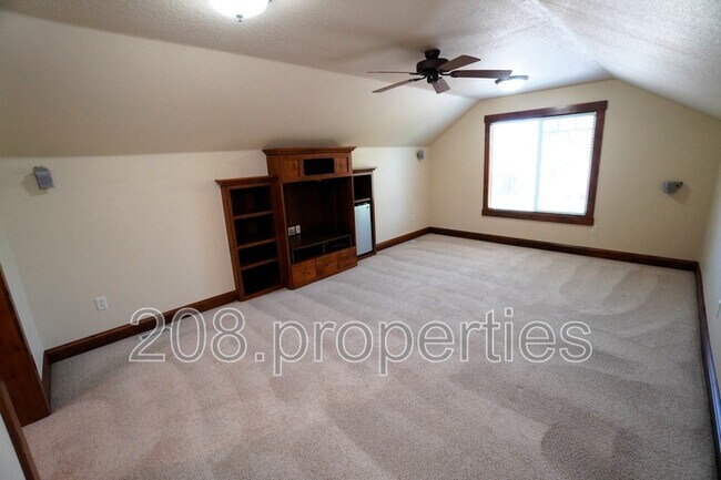 Building Photo - 1921 W Aspen Creek Dr