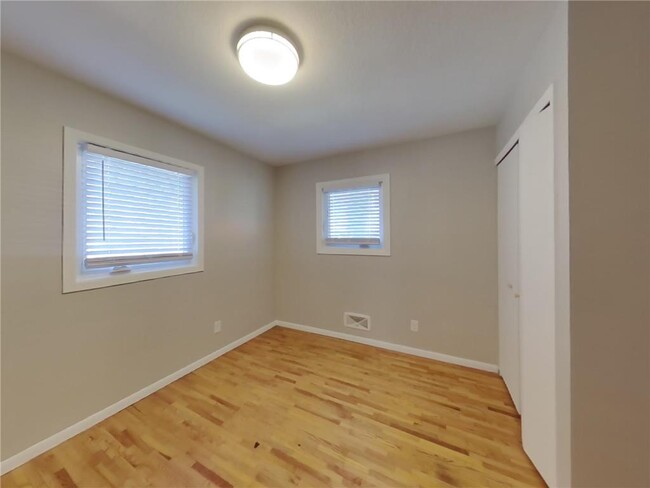 Building Photo - 3136 Nevada Ave S