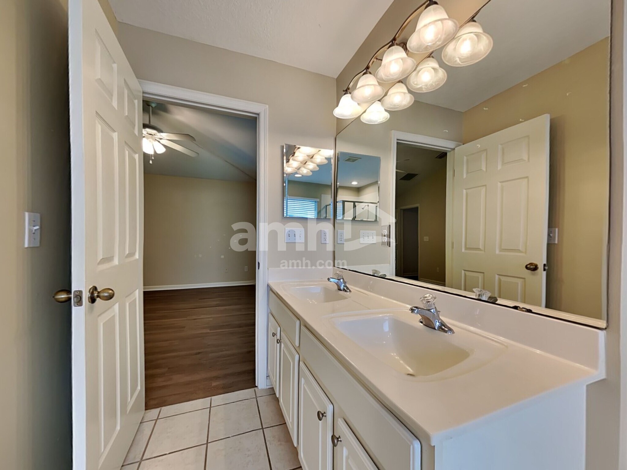 Building Photo - 1008 Beckingham Dr