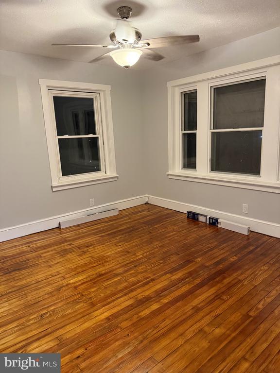 Building Photo - 399 Sunset Rd