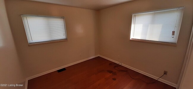 Building Photo - 408 N Clark Blvd