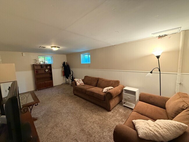 Building Photo - Spacious South Denver Home Near DU, Wash Park & Light Rail!!!