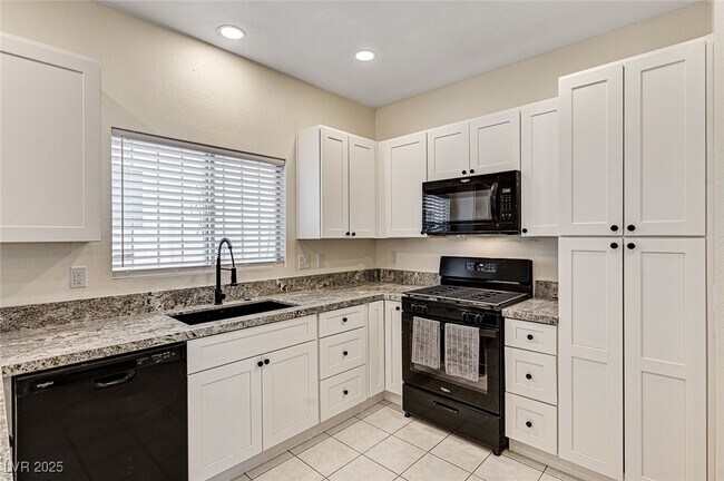 Building Photo - 8309 Clearbreeze Ct