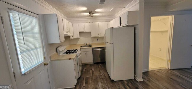 Building Photo - 3284 Highpoint Ct