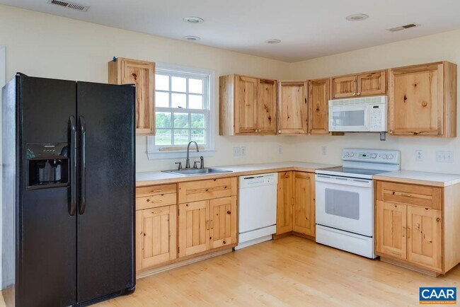 Building Photo - 1522 Oak Hill Ln